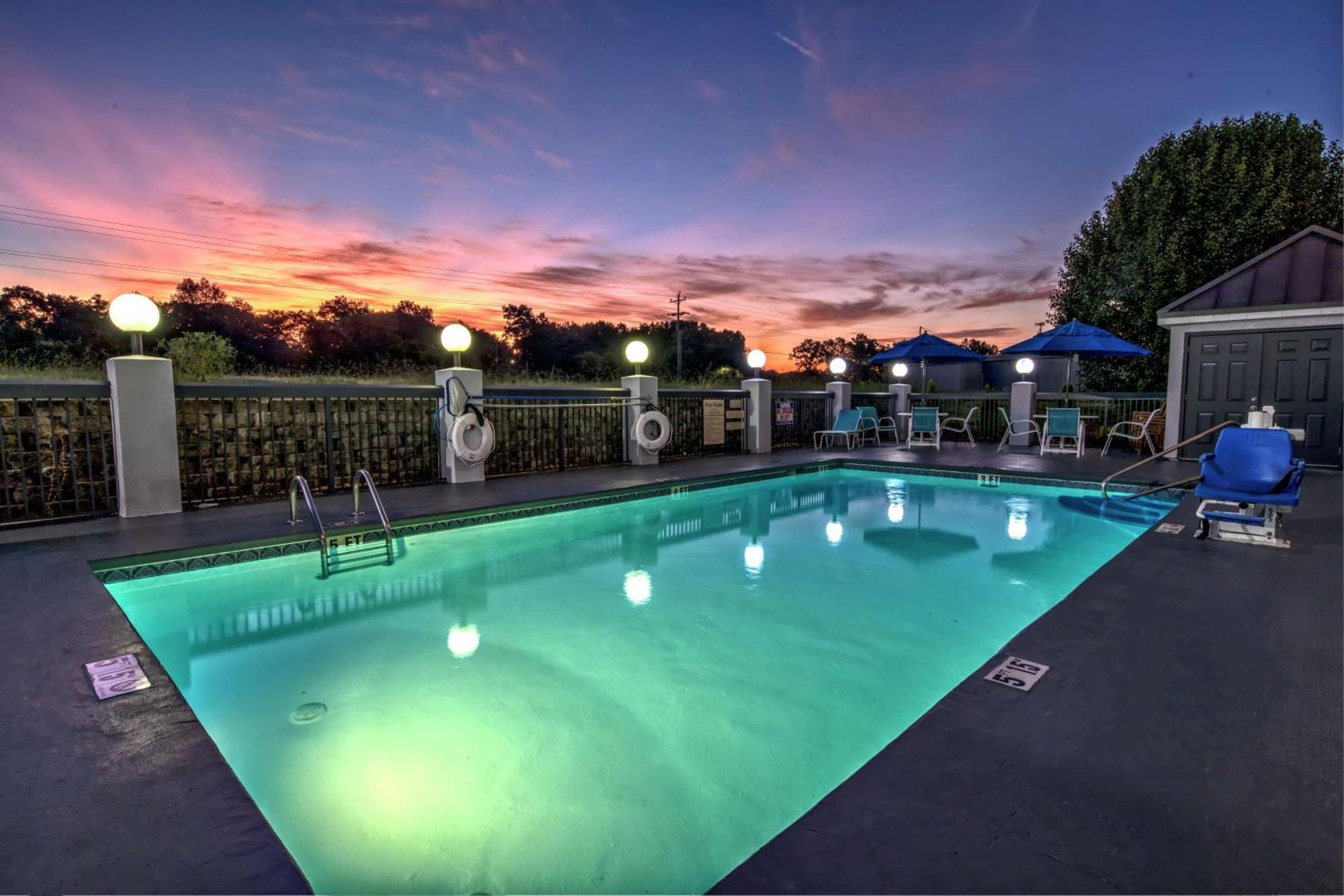 Hampton Inn Tullahoma Exterior foto